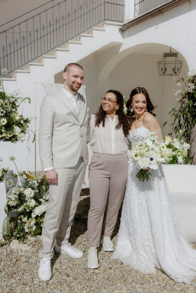 Hochzeitspaar mit Wedding Planner Emma Weddings - Stilvoll heiraten