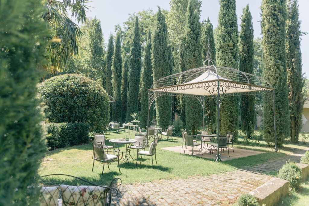 Garten mit Pavillon im Morrhof