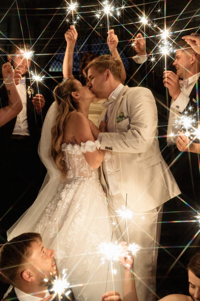 Abendstimmung bei Schlosshochzeit - persönliches Hochzeitskonzept, Emma Weddings Hochzeitsplanerin