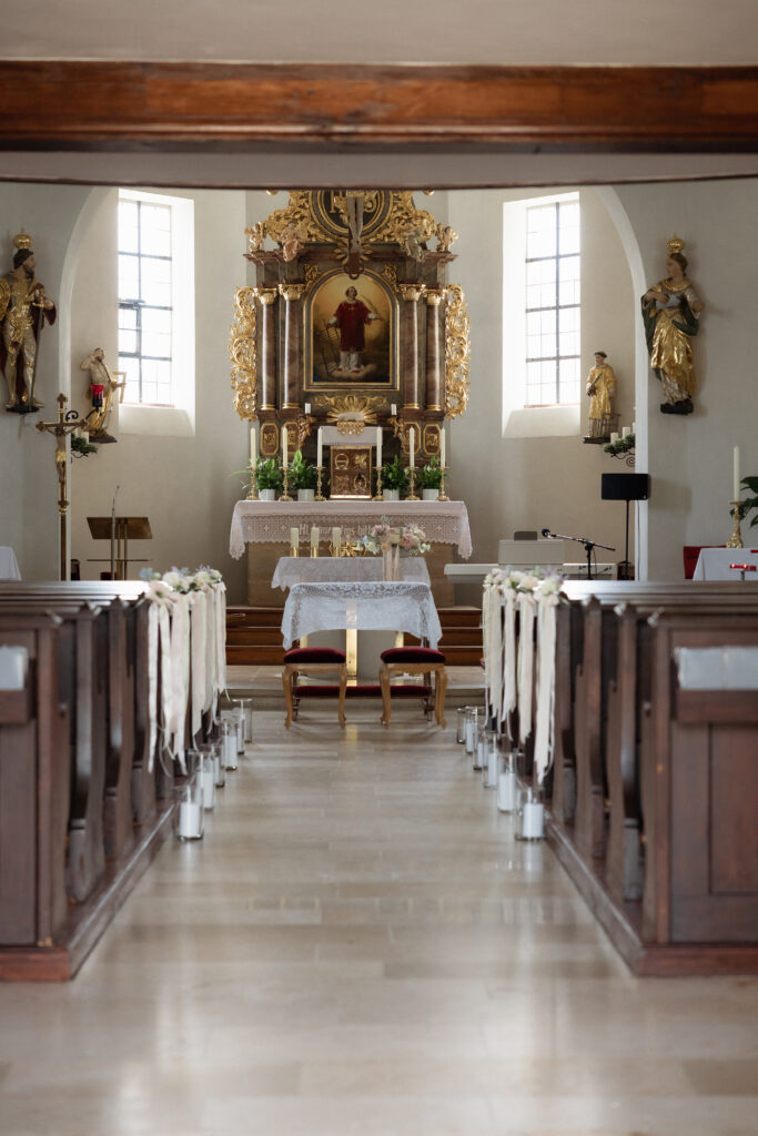 kirchliche Trauung - Hochzeit in Süddetschland, Hochzeitsplanerin Emma Weddings für persönliche Hochzeiten
